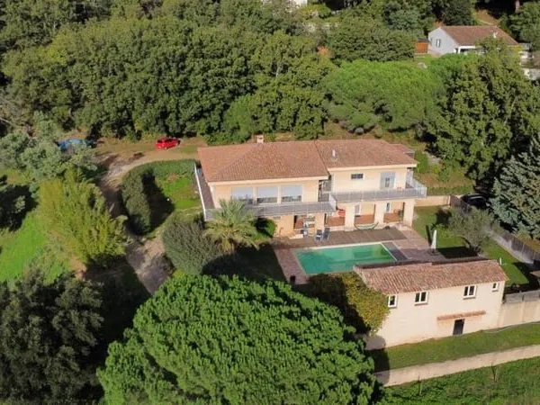 Maison 9 pièces 205 m²