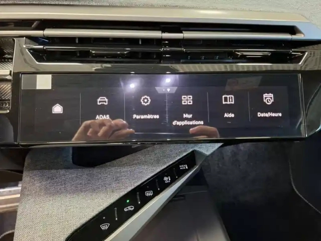 Peugeot 5008 electrique 210 ch 73 kwh — photo 34