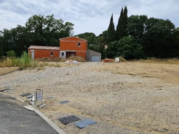 Terrain 407 m²