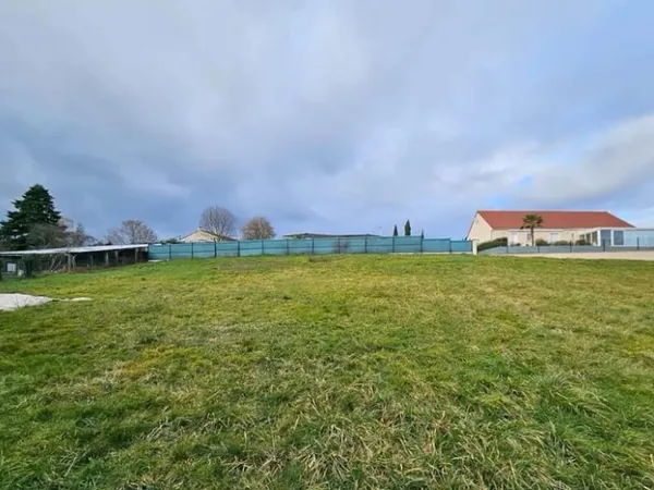 Terrain 1251 m²