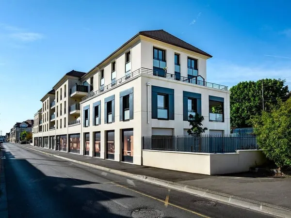 Local commercial 129 m²