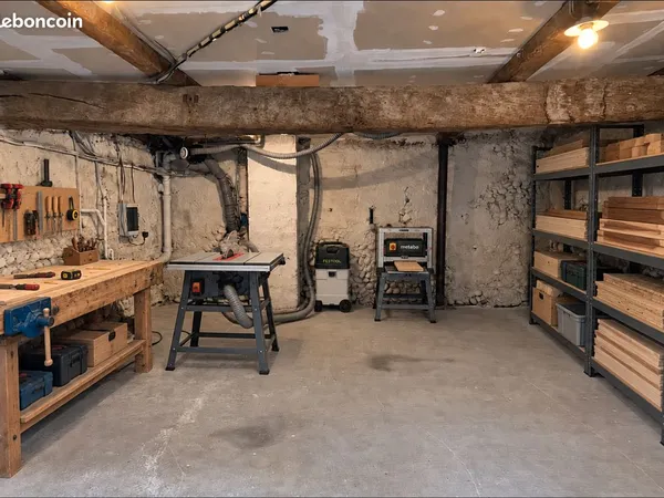 Local de stockage 50 m² - Rez-de-chaussée - Meximieux / Plaine de l'ain -Proche Lyon