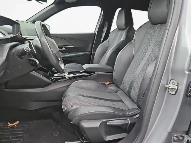 Peugeot 2008 puretech 130 s&amp;s eat8 — photo 11