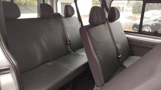 Renault Trafic Passenger L2 H1 2.0 dCI 115 - Expression – 2013 – 102821 km – Diesel – Boîte Manuelle — photo 11