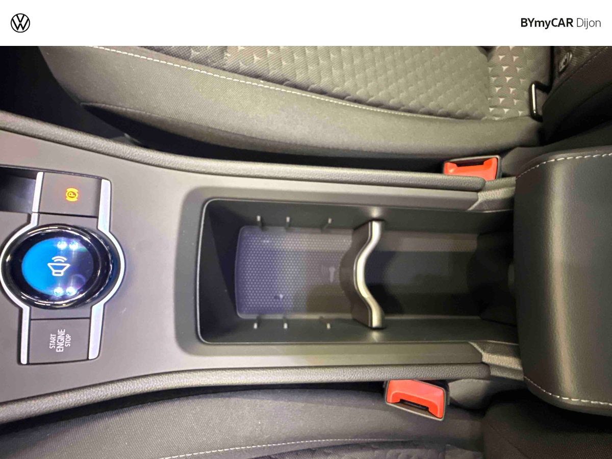 Volkswagen T-Roc 1.5 eTSI Hybrid 116 ch DSG7 — photo 16