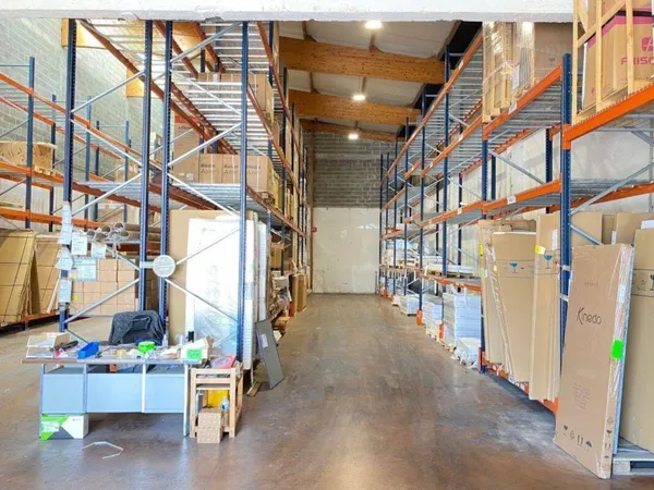 Local d'activité 1140 m²