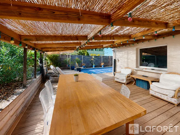 Maison 9 pièces 255 m²