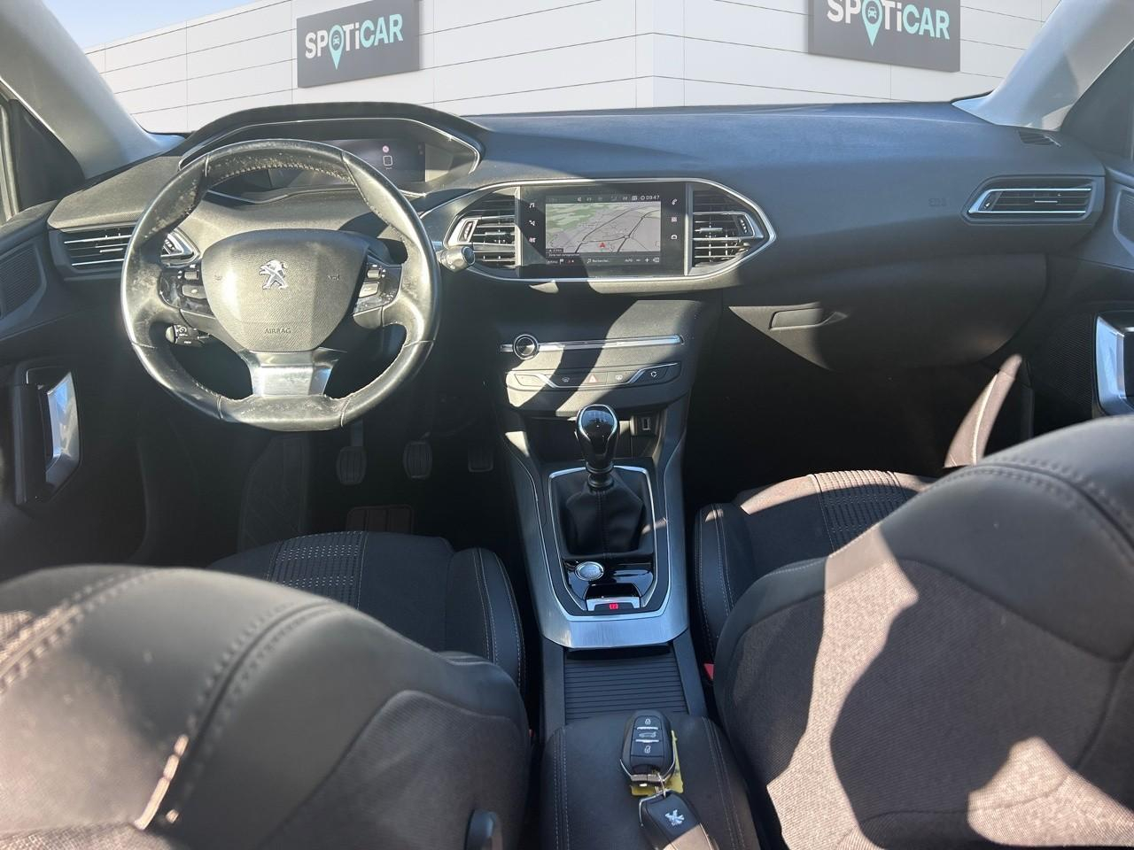 Peugeot 308 1.5 bluehdi 130ch s&s allure pack — photo 8