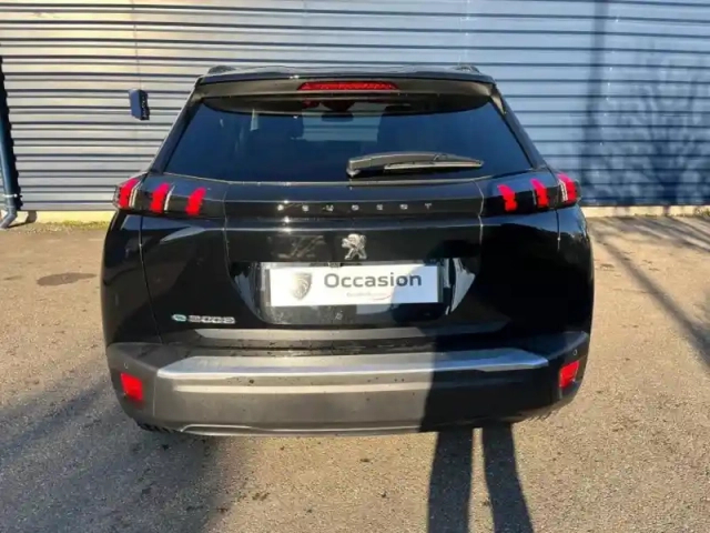 Peugeot 2008 e- 136ch style — photo 4