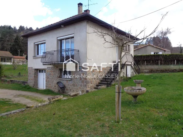 Maison avec sous-sol complet - Environnement calme - Fort potentiel
