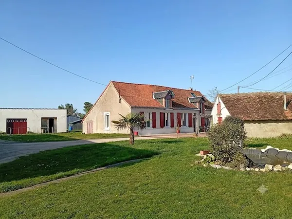 Maison de campagne - 3000m2 de terrain - Dépendances Hangar
