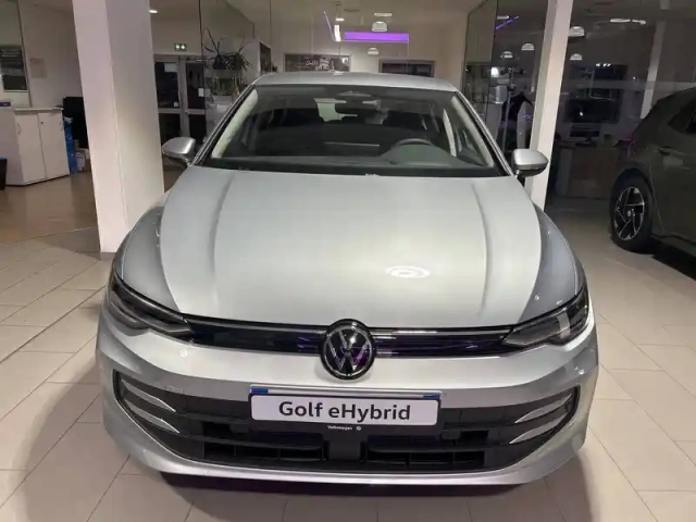 Volkswagen Golf 1.5 ehybrid 204 dsg6 — photo 1