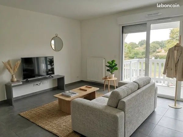 Andernos-les-Bains centre ville au calme- Beau T2 avec balcon et parking