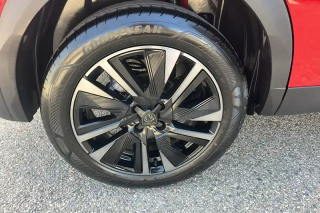 Peugeot 2008 hybrid 136 e-dcs6 — photo 11
