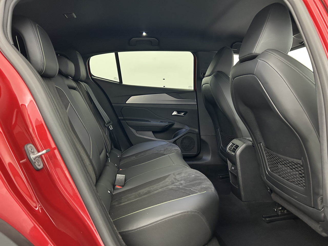 Peugeot 408 — photo 16