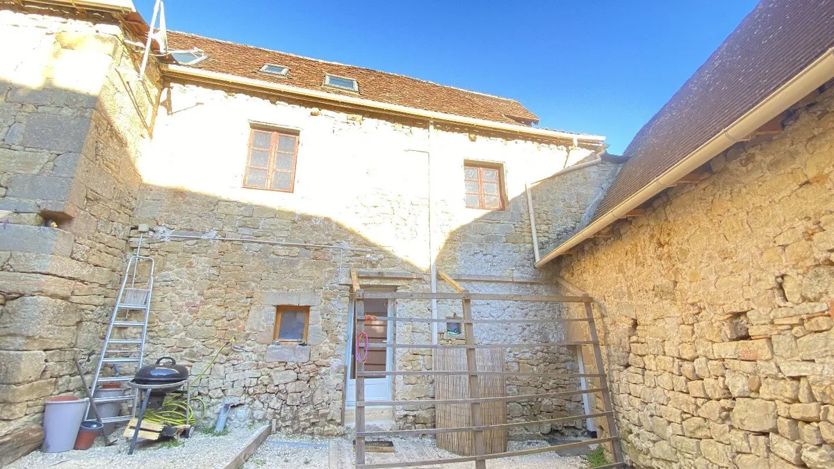Photo 3