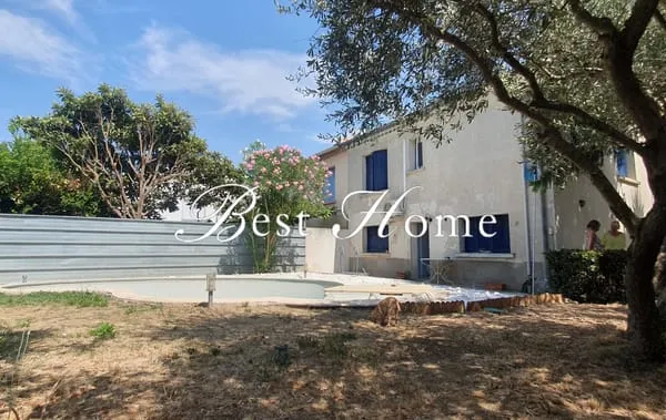 NÎMES BEAUSOLEIL A vendre MAISON DE VILLE AVEC JARDIN ET