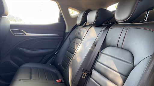 MG ZS 1.0 T-GDi 111 2WD BVA - Luxury – 2022 – 21393 km – Essence – Boîte Automatique — photo 31