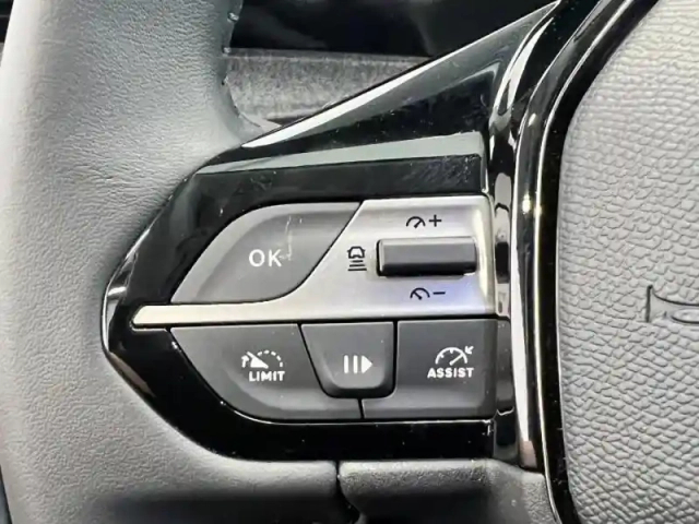 Peugeot 308 1.2 puretech 130ch s&amp;s allure pack eat8 — photo 13