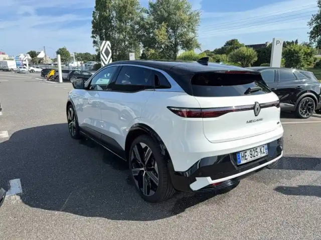 Renault Megane e-tech 220 ch autonomie confort gsr2 — photo 7