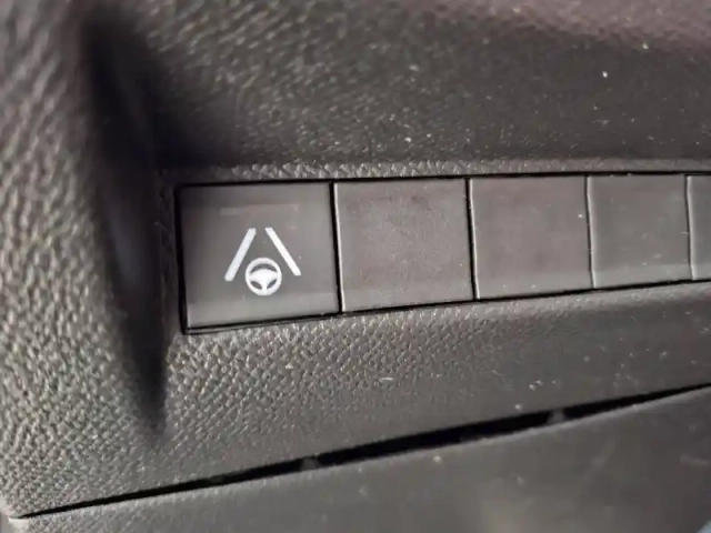 Peugeot 208 hybrid 110 e-dcs6 — photo 20