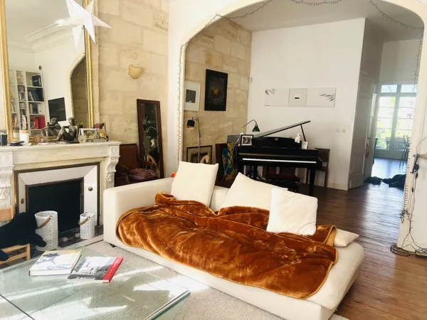 Loue maison avec grand jardin et terrasse abritée