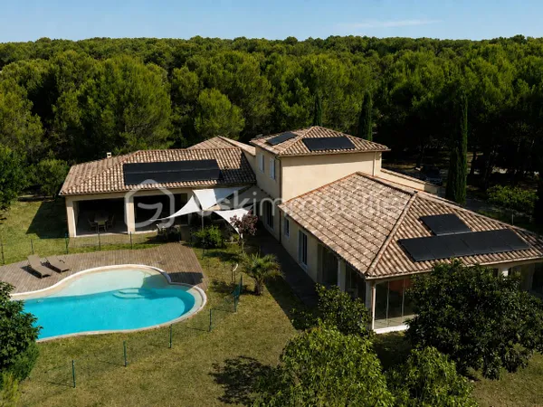 Maison 7 pièces 245 m²