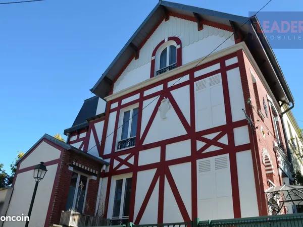 Propriété 8 pièces 200 m²