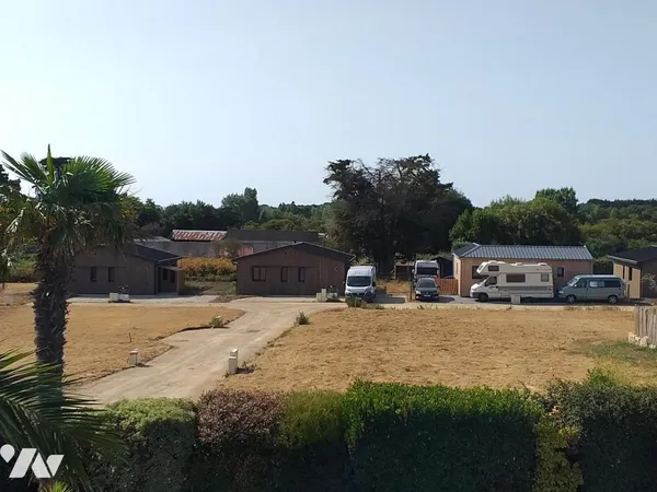 Terrain 370 m²