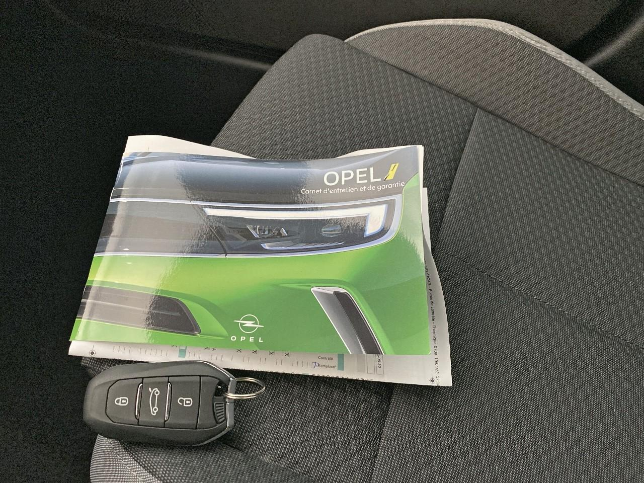 Opel Astra sports tourer 1.2 turbo hybride 145 ch e-dct6 busi — photo 18
