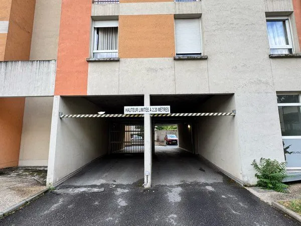 Place de Parking sécurisée - Centre ville Annemasse (5 minutes à pied de la gare)