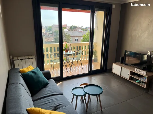 T3 rénové climatisé avec balcon, parking et 300m de la mer - Marseille 8e