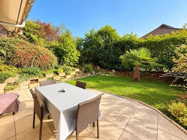 En exclusivité - T4 de 104 m² en rez-de-jardin avec terrasse