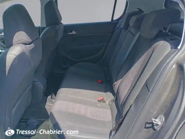 Peugeot 308 puretech 130ch s&amp;s eat8 allure pack — photo 23