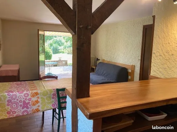 Studio meublé au centre de Challes-les-eaux