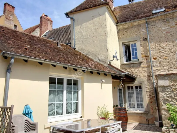 EPERNON CENTRE VILLE APPARTEMENT 4 CHAMBRES