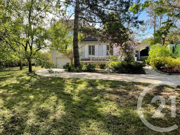 Maison 7 pièces 231 m²