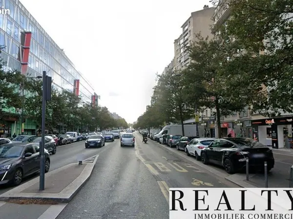 Local commercial 634 m²