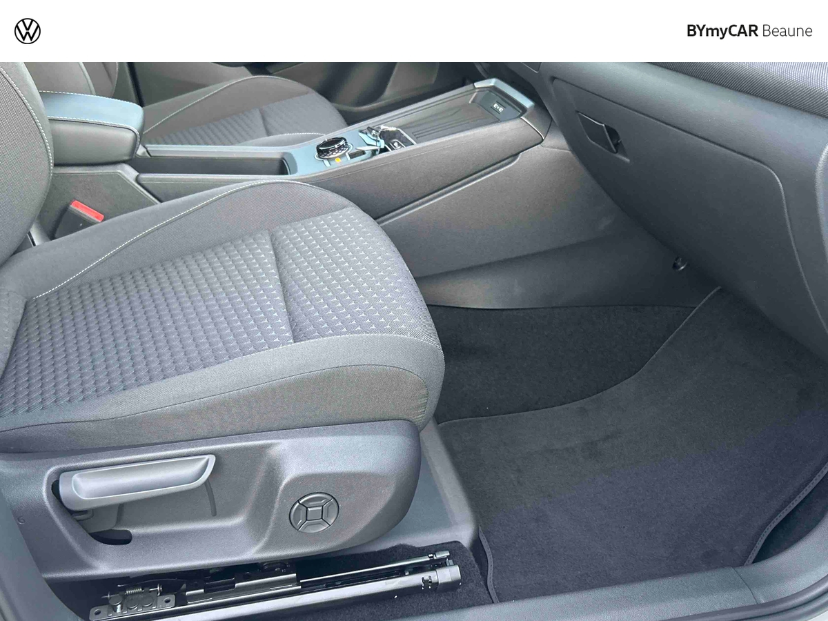 Volkswagen T-Roc 1.5 eTSI Hybrid 116 ch DSG7 — photo 25