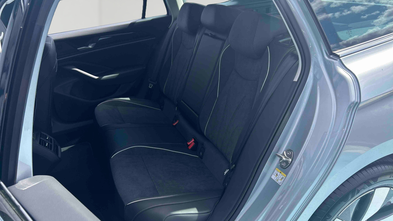 Volkswagen Passat 2.0 TDI EVO SCR 150 DSG7 — photo 17