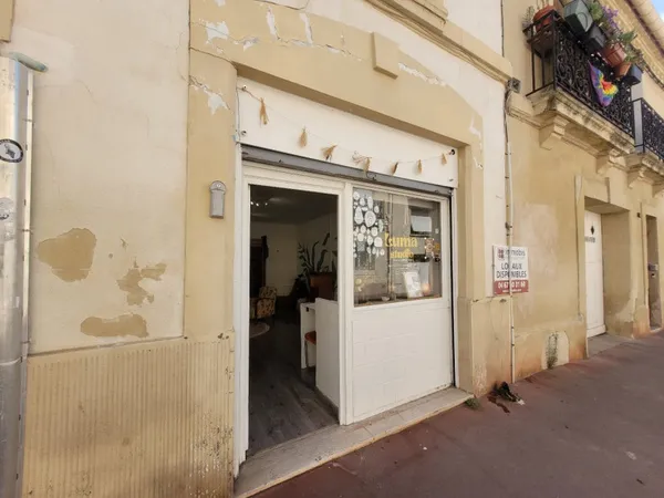 Local commercial 1 pièce 38 m²