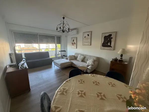 Appartement T3 entièrement rénové - 73 m² - Centre-ville