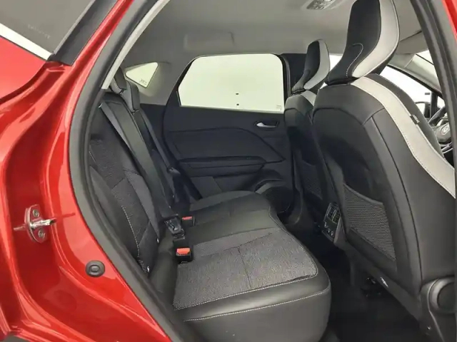 Renault Captur e-tech 145 - 21 — photo 16