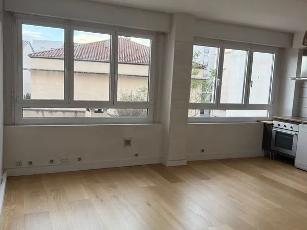 À louer - Appartement T4 de 65 m² - Lyon 8e, disponible immédiatement