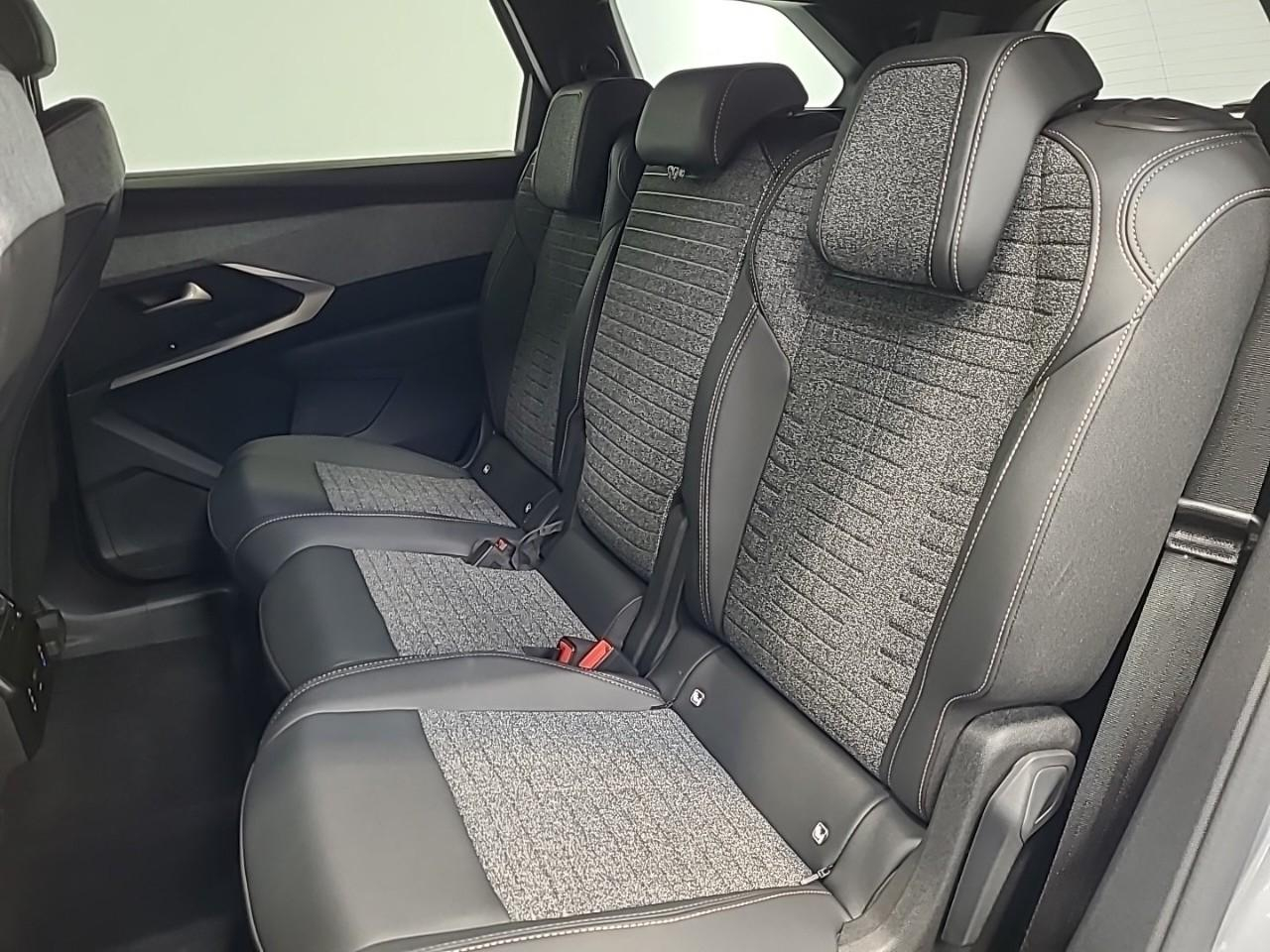 Peugeot 5008 hybrid 145 ch e-dcs6 allure — photo 13