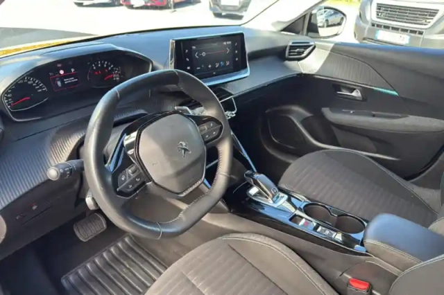 Peugeot 208 puretech 100 s&amp;s eat8 — photo 16