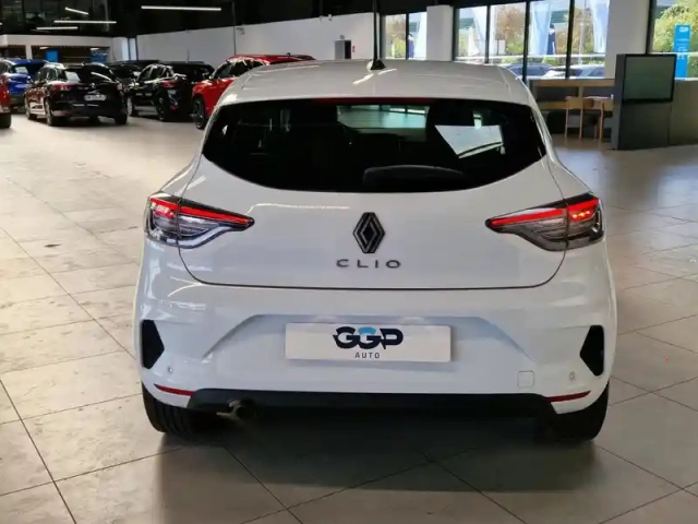 Renault Clio 1.0 tce 90ch evolution — photo 6