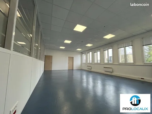 BUREAUX 308 m² CREIL