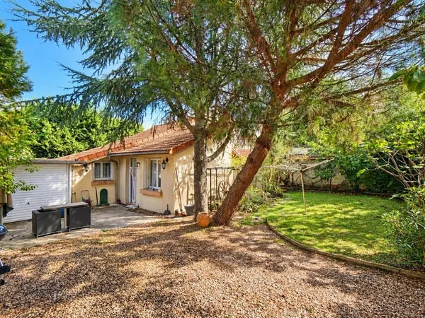 LE RAINCY - SECTEUR PAVILLONNAIRE - TERRAIN DE 406 M² - COUP DE CŒUR !