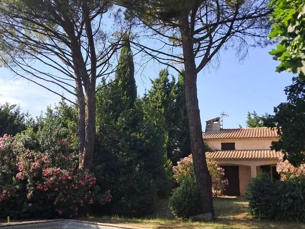 MONTELIMAR - Villa traditionnelle dans un bel environnement